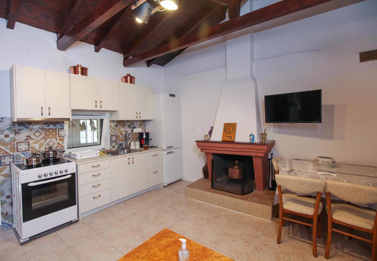 Traditional Guesthouse Asimakis Anifion Exterior photo